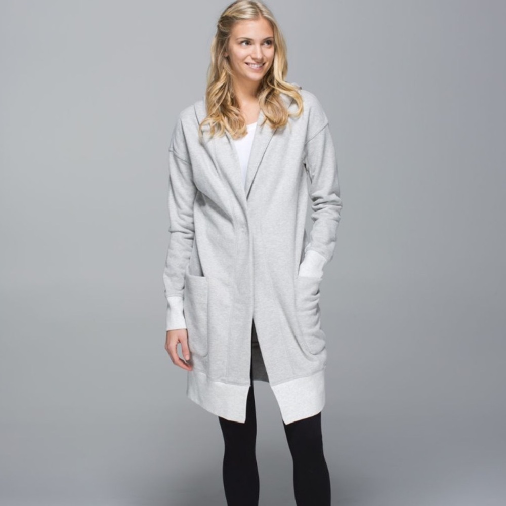 Lululemon Karmacollected Wrap
Heathered Light Grey / Heathered White